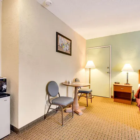 Econo Lodge Busch Gardens Tampa-2
