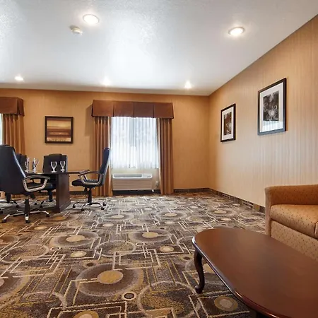 Best Western San Dimas Hotel & Suites-3