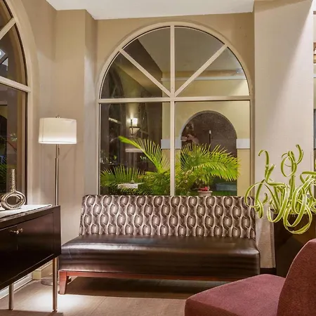 La Quinta By Wyndham Miami Lakes-3