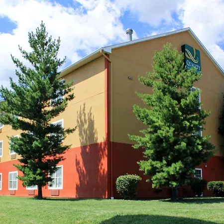 Quality Inn & Suites Cincinnati Sharonville-3