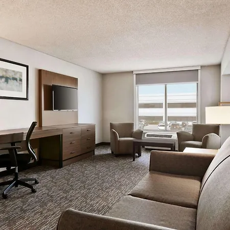 Wingate By Wyndham Cincinnati Blue Ash-3