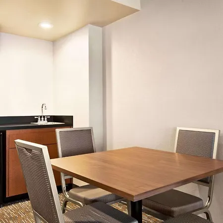 Wingate By Wyndham Cincinnati Blue Ash-2