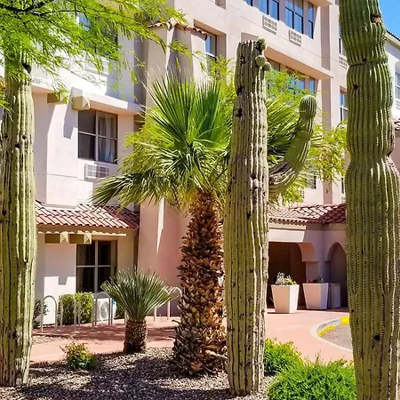 Comfort Inn & Suites Tempe Phoenix Sky Harbor Airport-2