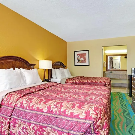 Days Inn By Wyndham Norfolk Military Circle-2