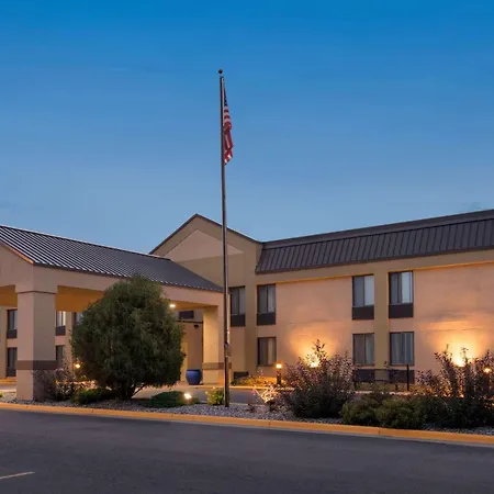 Days Inn By Wyndham Fargo - West Acres-2