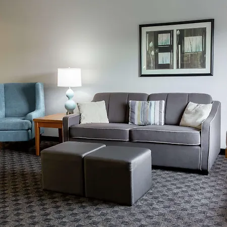 Hampton Inn & Suites Chesapeake-Square Mall-2