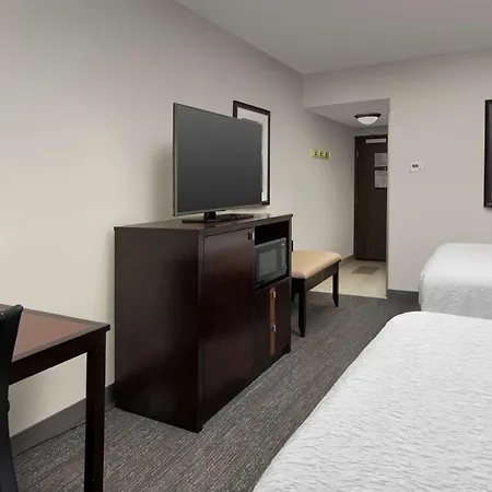 Hampton Inn & Suites Alpharetta-Windward-2