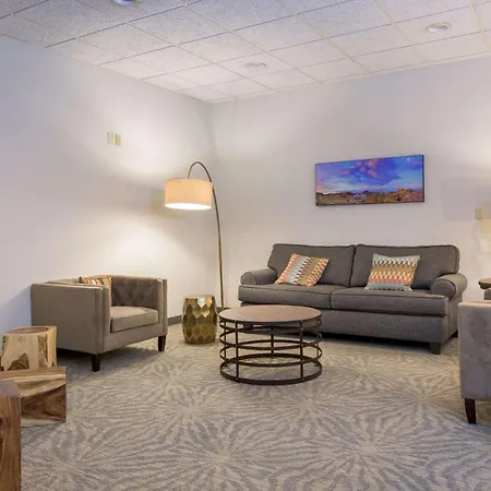 Ramada By Wyndham Boise-2