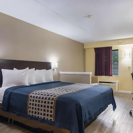Rodeway Inn & Suites Monroeville-Pittsburgh-2