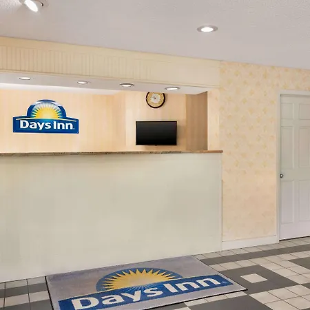 Days Inn By Wyndham Auburn/Finger Lakes Region-2