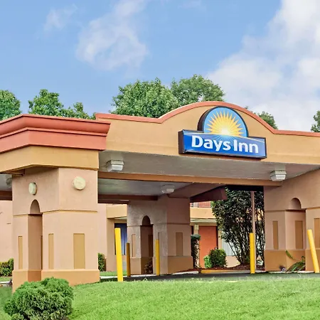 Days Inn By Wyndham Durham/Near Duke University-2