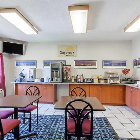 Days Inn & Suites By Wyndham Cambridge-3