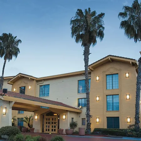 La Quinta Inn & Suites By Wyndham Ventura-3