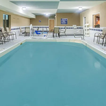 Baymont By Wyndham South Haven-3
