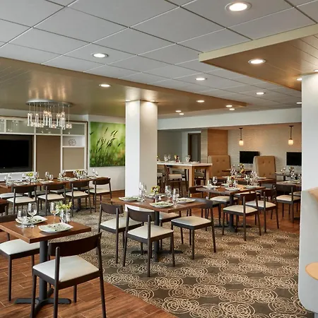 Holiday Inn Alexandria At Carlyle By Ihg-2