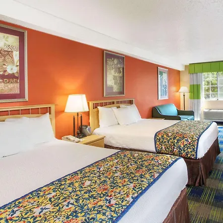 Days Inn By Wyndham Fremont-3