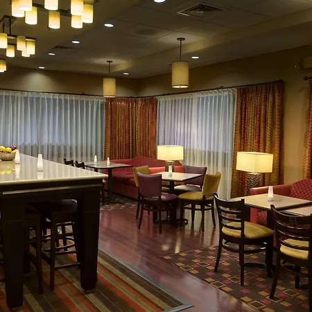 Hampton Inn Chambersburg-3
