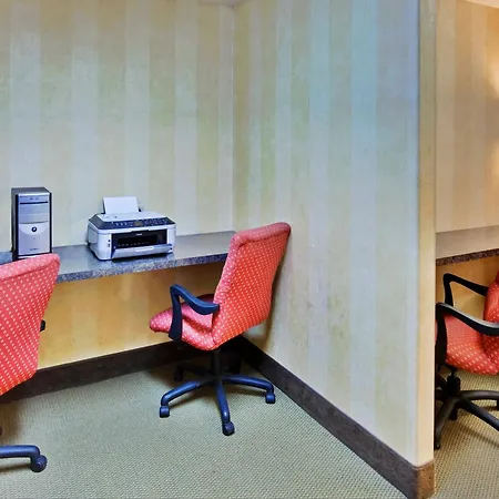 Holiday Inn Express Delano Highway 99 By Ihg-3