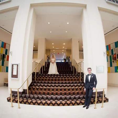 Embassy Suites By Hilton Alexandria Old Town-3