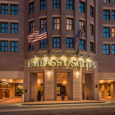 Embassy Suites By Hilton Alexandria Old Town-3