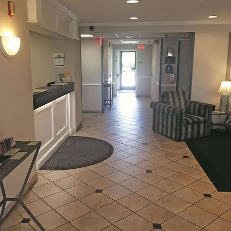 La Quinta By Wyndham Chicago Gurnee-3