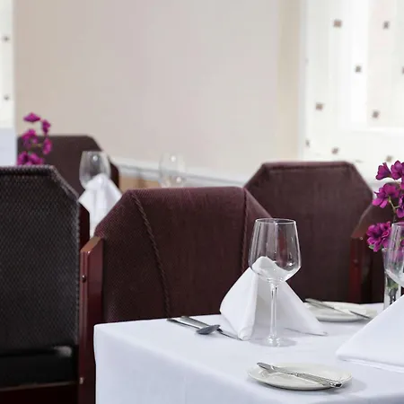 Best Western The Royal Chase Hotel-3