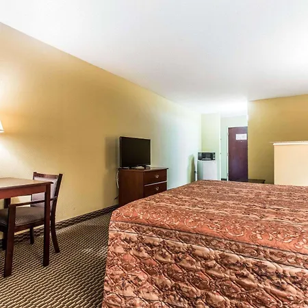 Rodeway Inn Forest Park-2