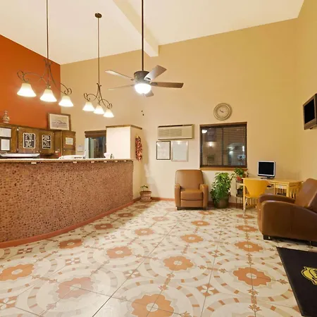 Super 8 By Wyndham Las Cruces/White Sands Area-2