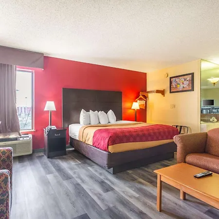 Econo Lodge & Suites Clarksville Near Governors Square Mall-3