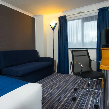 Holiday Inn Express Northampton - South By Ihg-3