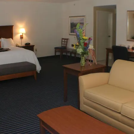 Hampton Inn Farmville-3