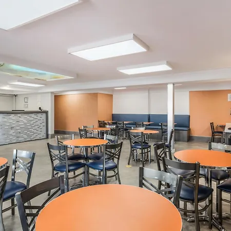 Quality Inn Hampton - Newport News-3