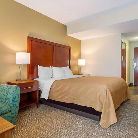 Quality Inn & Suites Olde Town-3