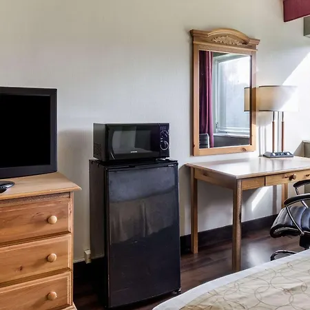 Clarion Hotel Seekonk - Providence-2