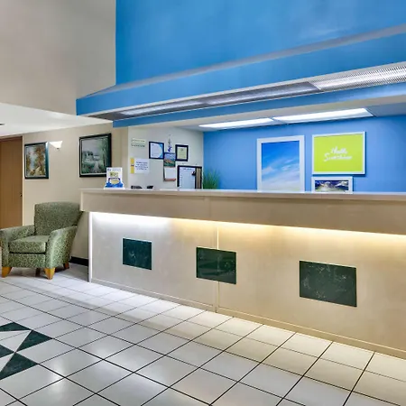Days Inn & Suites By Wyndham Bentonville-3