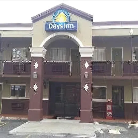 Days Inn By Wyndham Hot Springs-2
