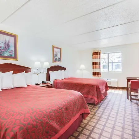 Days Inn & Suites By Wyndham Laredo-2