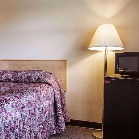 Rodeway Inn-3