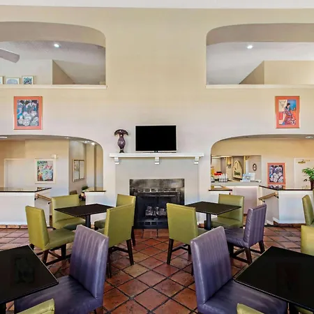 La Quinta Inn by Wyndham Las Cruces Mesilla Valley-3