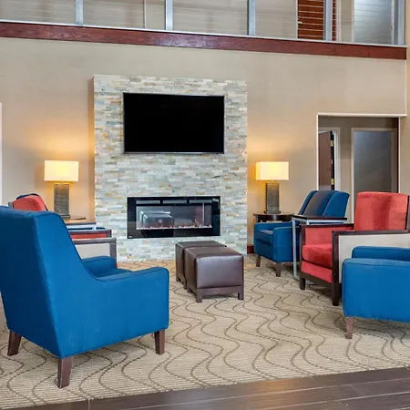 Comfort Suites Near Robins Air Force Base-2