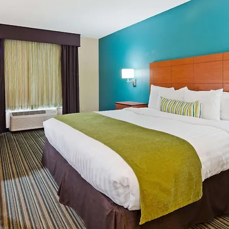 Best Western Plus Menomonie Inn & Suites-3