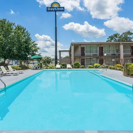 Days Inn By Wyndham Hurricane Mills-3