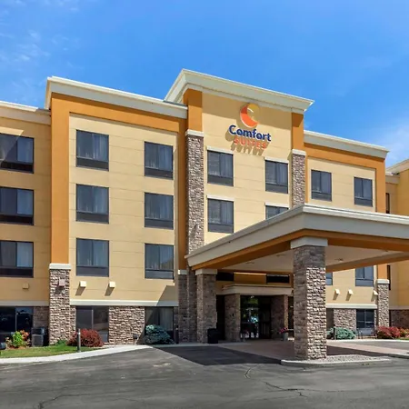 Comfort Suites Oshkosh West-3