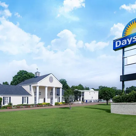Days Inn By Wyndham Natchez-3