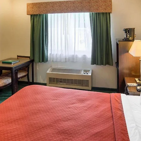 Quality Inn Near Northtown Mall & National Sports Center-2