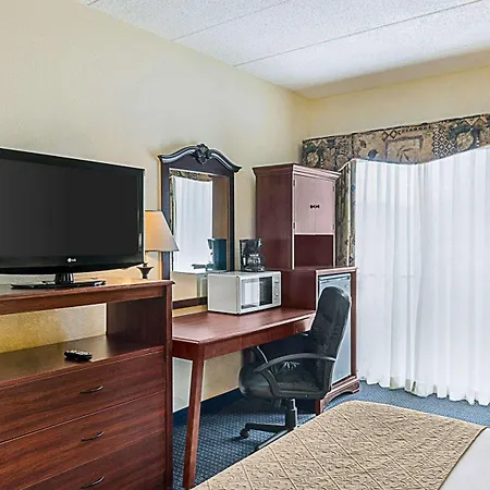 Quality Inn & Suites Worcester-2