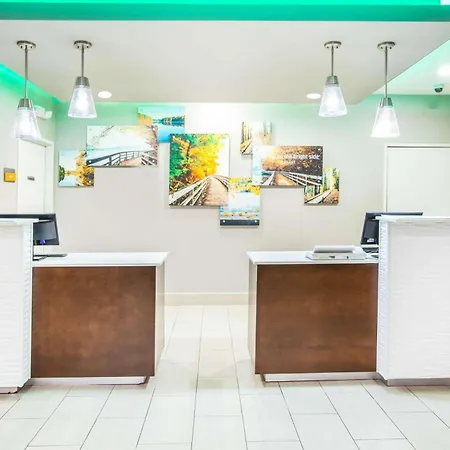 La Quinta Inn And Suites By Wyndham Elkhart-2