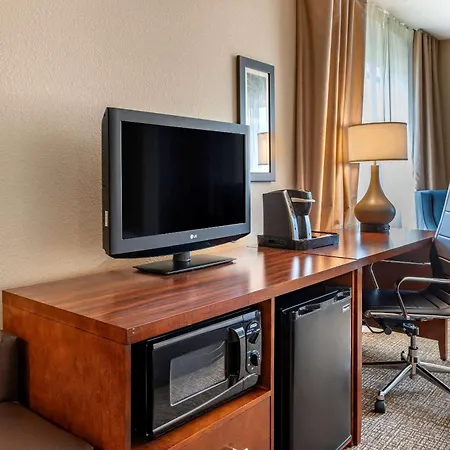 Comfort Inn La Porte-3