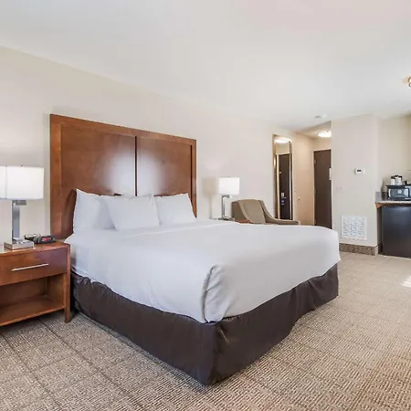 Comfort Inn Newport-2