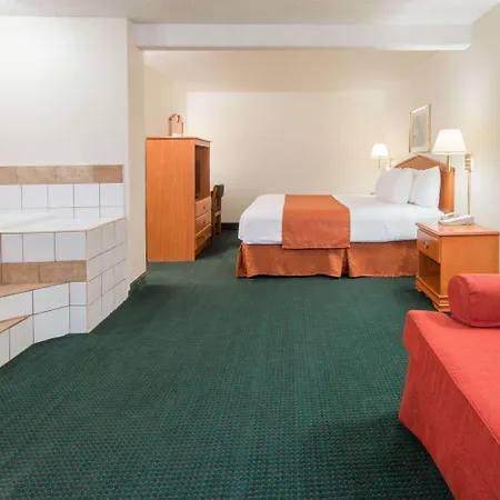 Days Inn By Wyndham St. Louis North-3